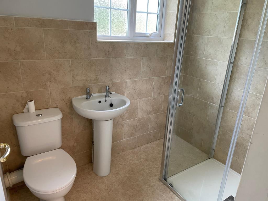 Lot: 110 - FOUR-BEDROOM HOUSE AND LAND WITH PLANNING FOR FOUR ADDITIONAL DWELLINGS - Shower Room/WC